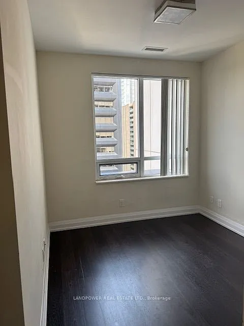 5 Sheppard Ave E — Photo 4