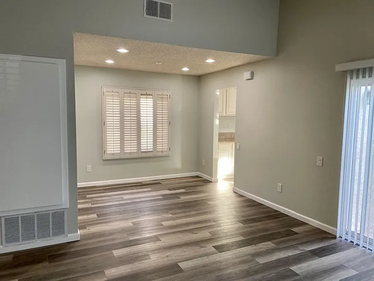 7084 Island Village Dr — Photo 30