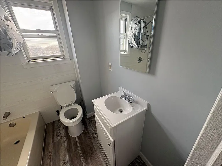 146-42 15th Ave #2 — Photo 5