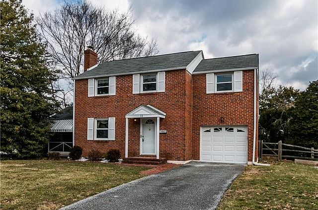 3 BR, 1 BA brick colonial w/ great yard & parking