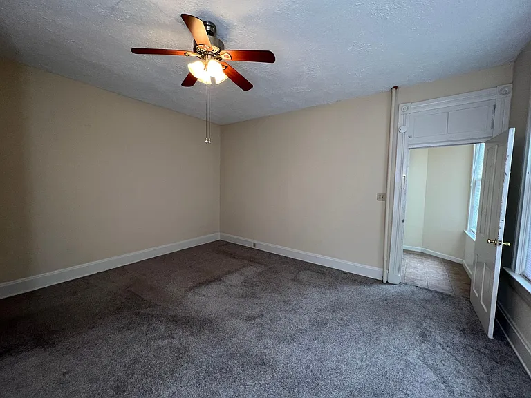 2210 Victor St #3 — Photo 11