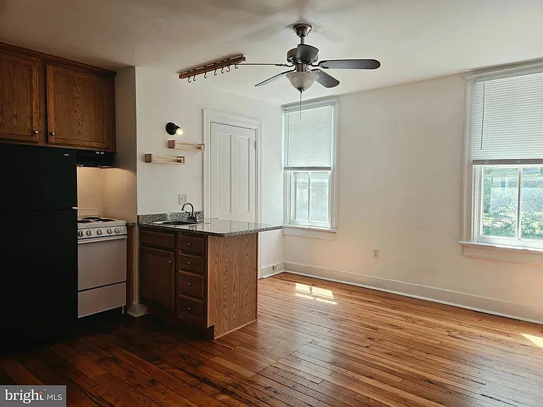 448 N Loudoun St #C — Photo 7