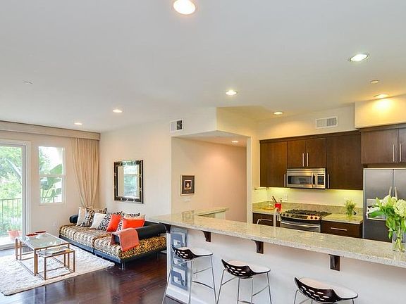 2nd image of 4820 Bellflower Ave