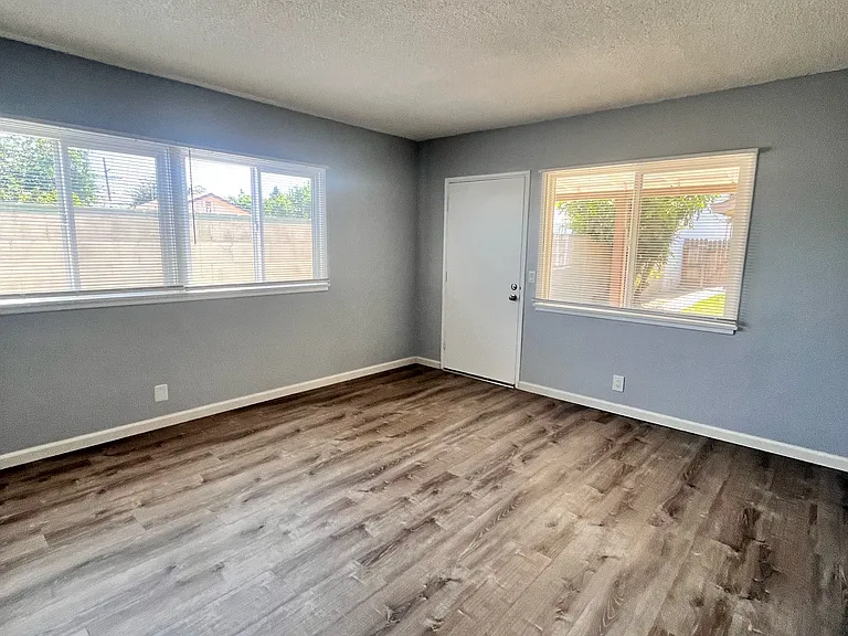 2618 Seaman Ave #2618 — Photo 7
