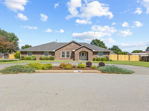 1804 Kristie Ln, Weatherford, OK 73096