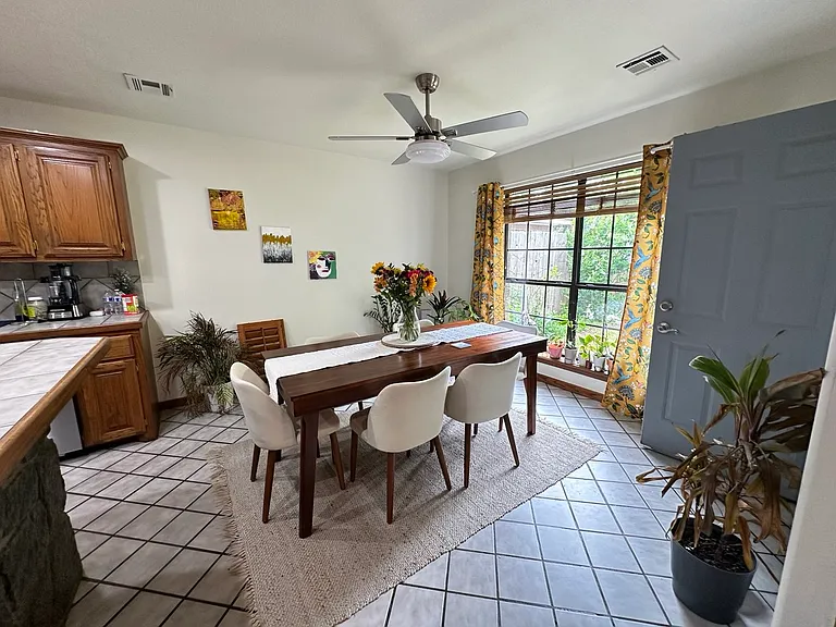 3609 Hampton Ct — Photo 12