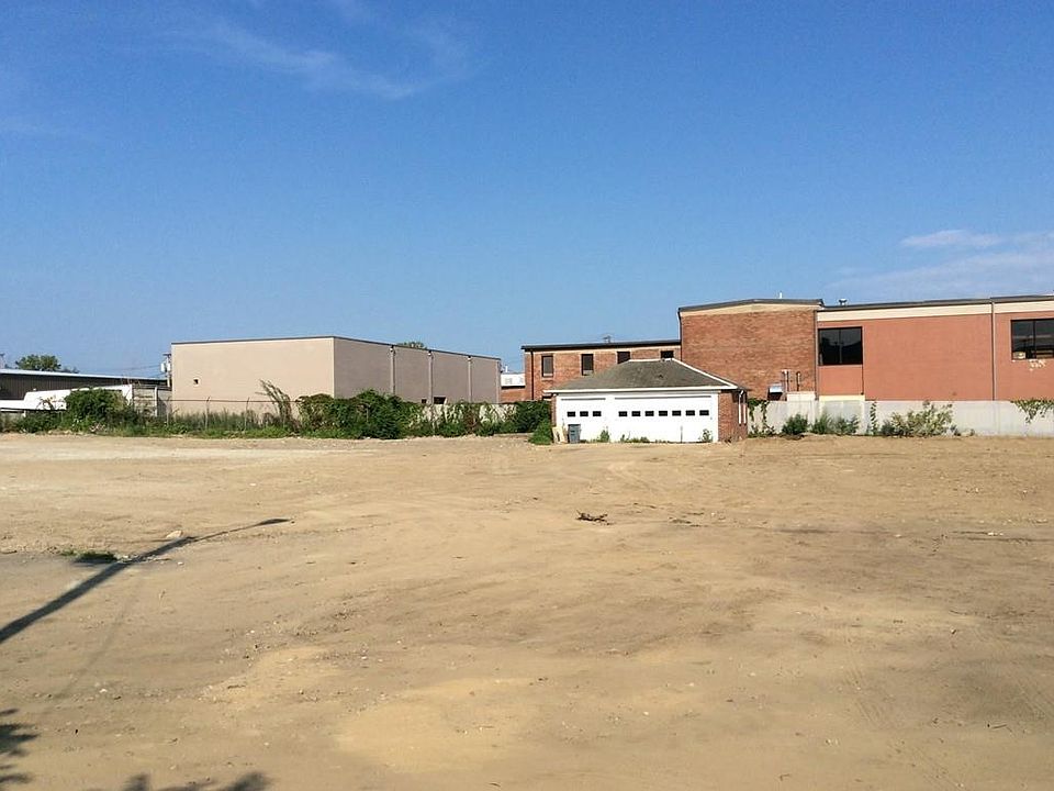 2nd image of 42 Linden St