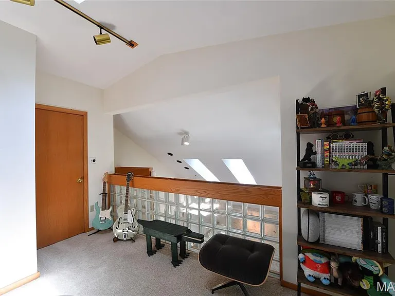 903 Strecker Rd — Photo 32