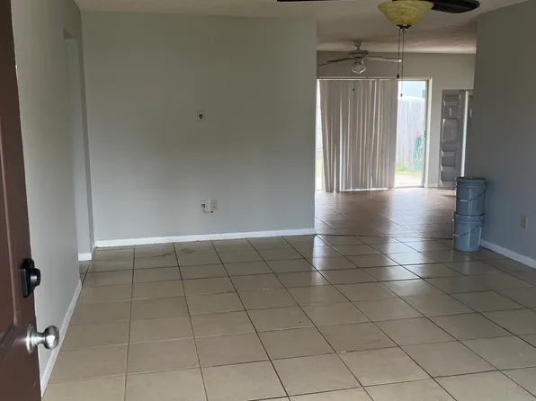 2257 Palmwood Dr, Dunedin, FL 34698