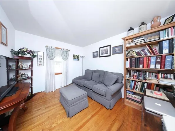 157 Exeter Street image 15 of 40