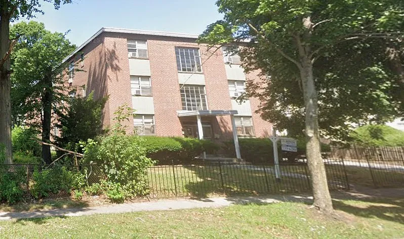 23 Girard Ave #C6