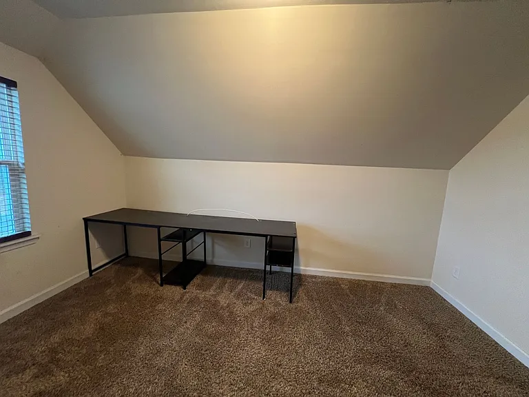 310 Landon Ln — Photo 3