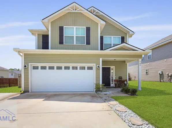702 Fairview Cir, Hinesville, GA 31313