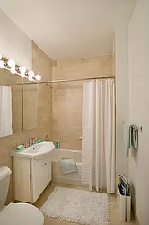 Rented by Metro Loft Management