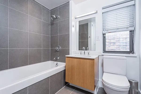 Sold by Modern Spaces | media 9