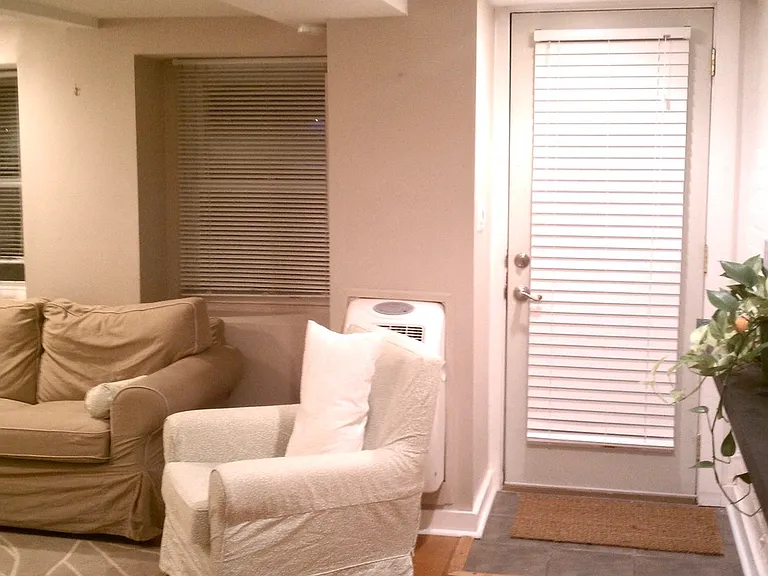 420 F St NE #B — Photo 7