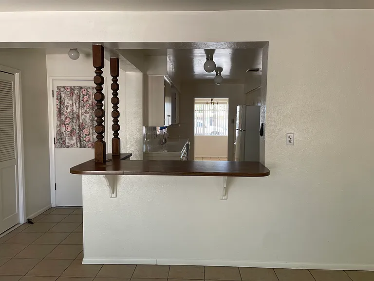 836 W Howe St — Photo 3