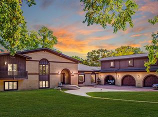 21437 Thorofare Rd, Grosse Ile, MI 48138