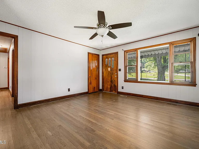 422 Gap Creek Rd — Photo 6
