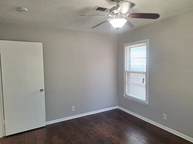 1225 Harrison Ln — Photo 14