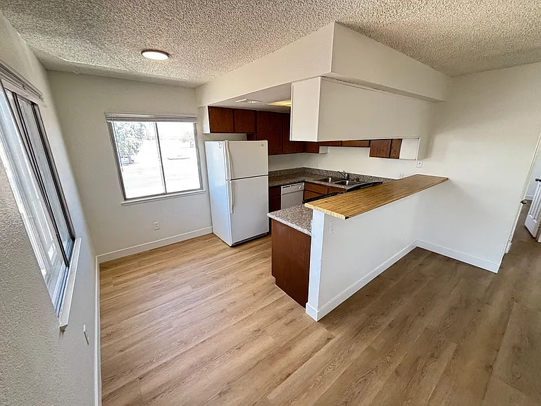 3431 E Cheyenne Ave #C — Photo 5