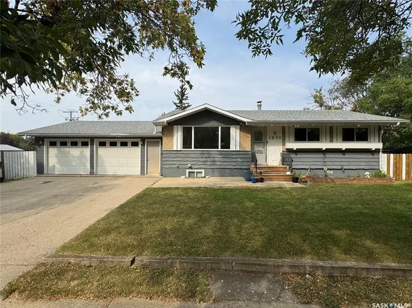 1609 Warren AVENUE, Weyburn, SK S4H 0M3