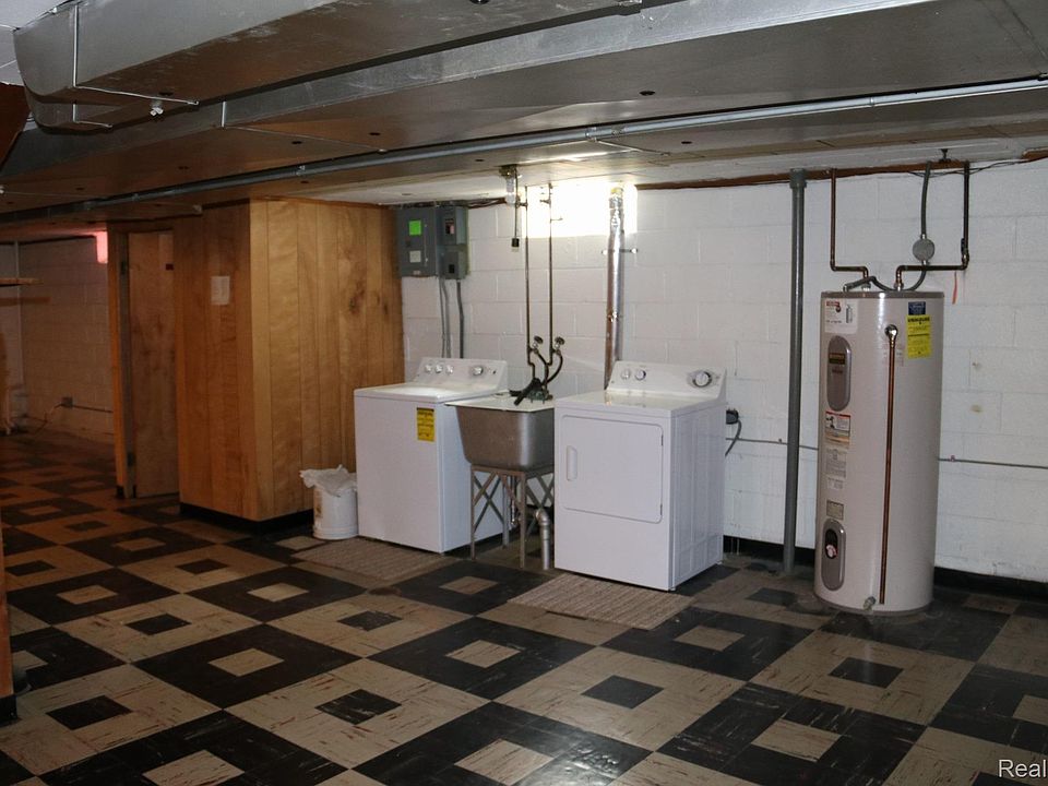 18147 Melrose Ave, photo 21