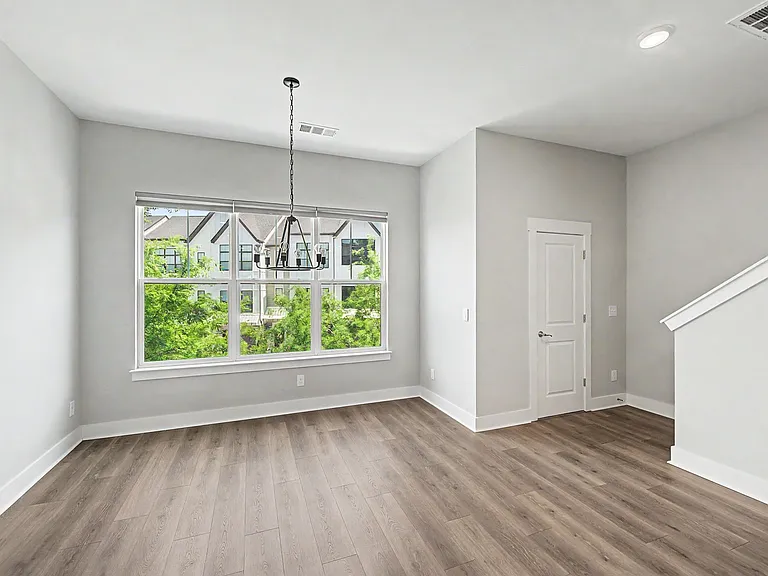 221 Stonecrest Cir — Photo 31