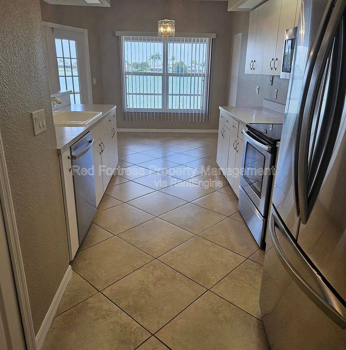 3 bed, 2.0 bath, 1849 sqft, $1,900 — Photo 4
