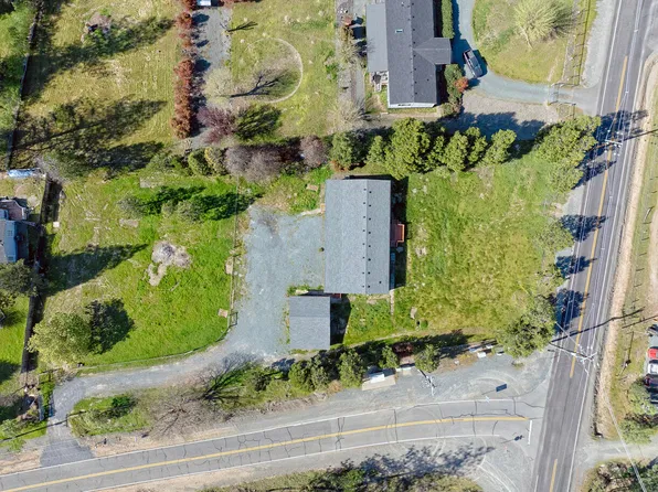 134 Ward Rd, Merlin, OR 97532
