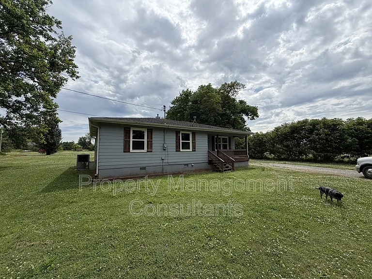 425 Bainbridge Loop — Photo 2