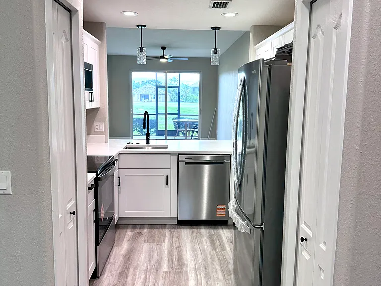 819 Fairwaycove Ln #103 — Photo 4
