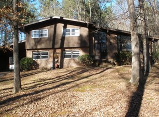 2417 Honeysuckle Rd, Chapel Hill, NC 27514