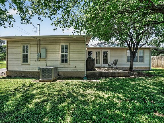3rd image of 629 Birch Ln