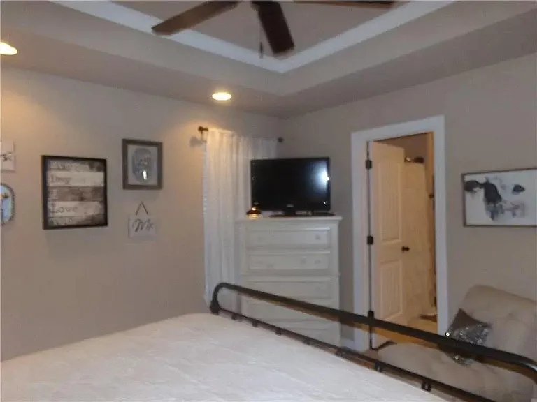 811 E Asher Dr — Photo 12