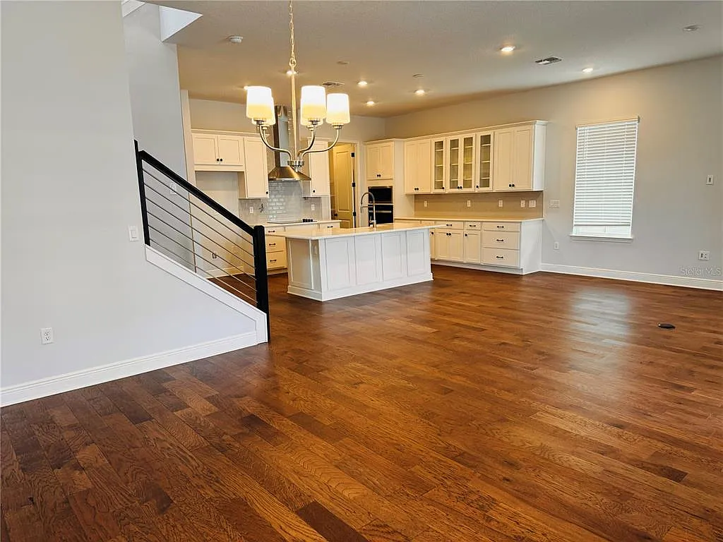 4 bed, 3.0 bath, 3262 sqft, $3,700 — Photo 2