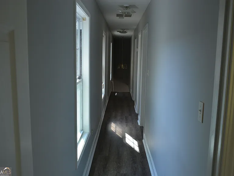 910 McDaniel St SW — Photo 13