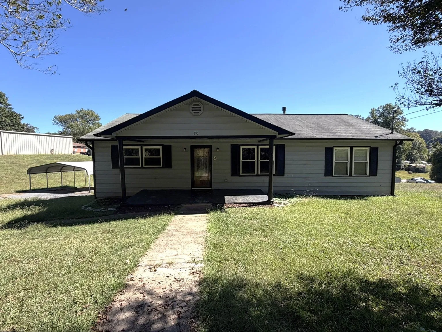 2 bed, 1.0 bath, 1299 sqft, $1,495 — Photo 1