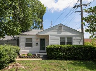 673 Charbonier Rd, Florissant, MO 63031