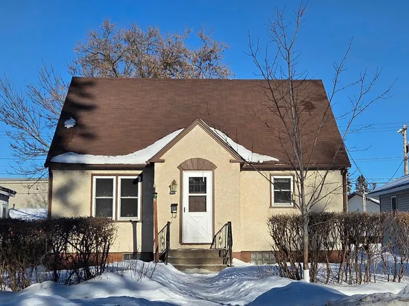 1118 6th St, International Falls, MN 56649