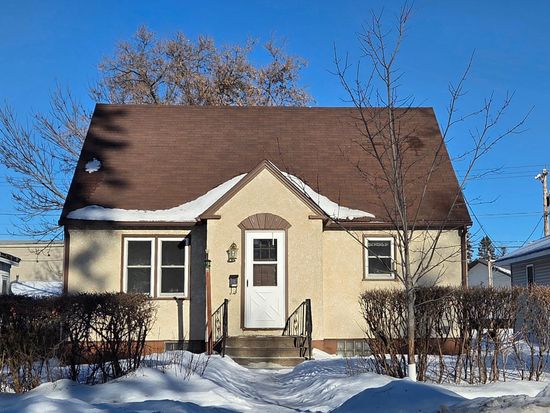 1118 6th St, International Falls, MN 56649