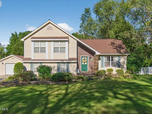 106 Calhoun Drive, Troy, NY 12182