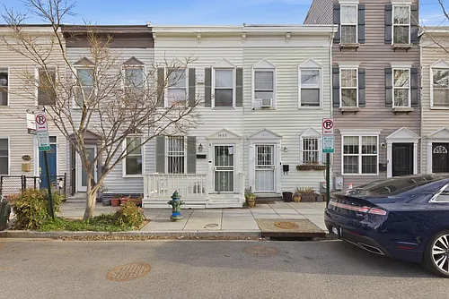 1652 Kramer St NE Photo 1