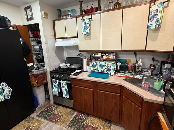 1361 East 91st Street image 2 of 12