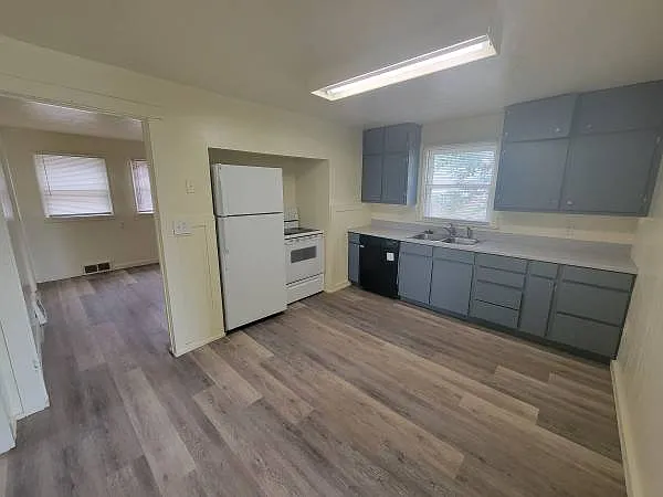 215 Lomax St — Photo 3