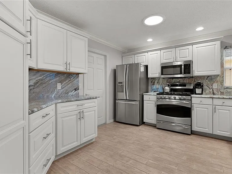 1536 Barnwell Pl — Photo 2
