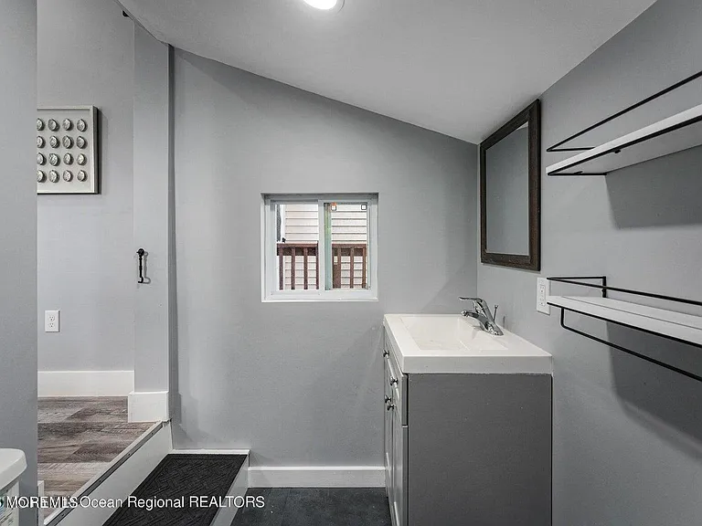 30 M St #SUMMER RENTAL — Photo 17