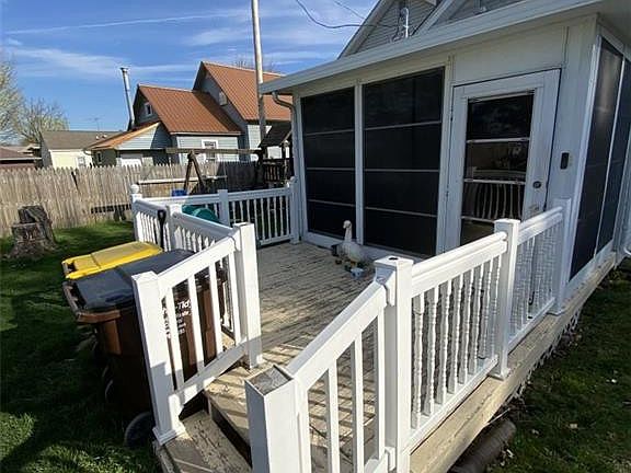 2nd image of 515 N Main St