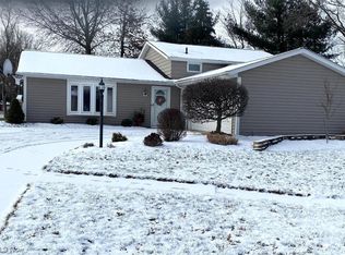 20286 Applewood Ln, Strongsville, OH