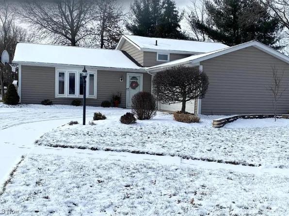 20286 Applewood Ln, Strongsville, OH 44149
